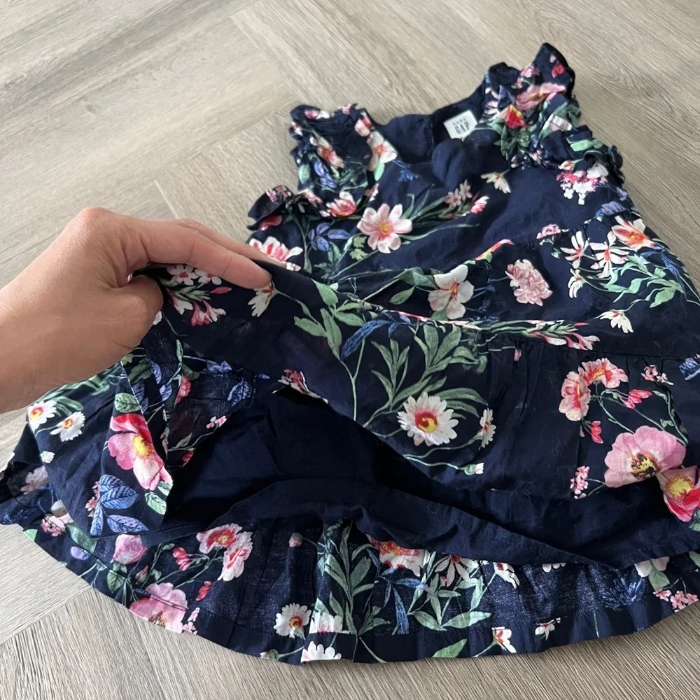 Baby gap dress 12-18m